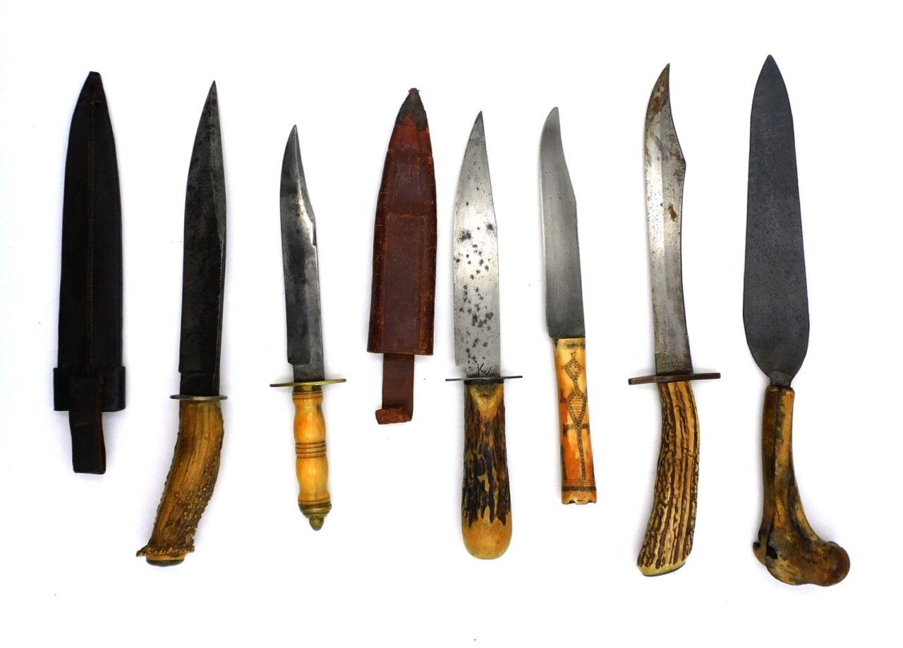 (6) Hunting Knives / Daggers
